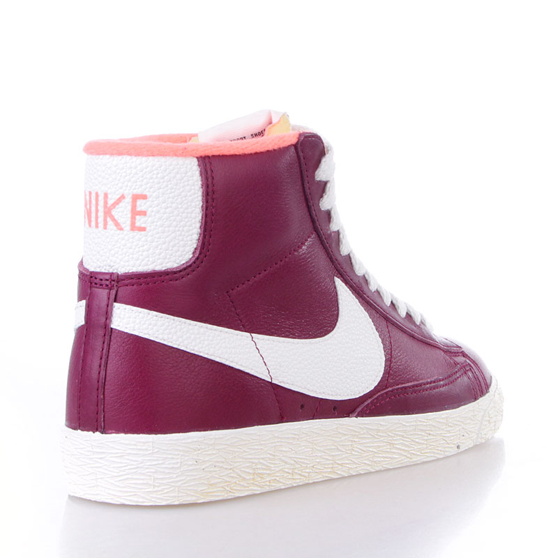 Nike blazer hotsell mid wmns