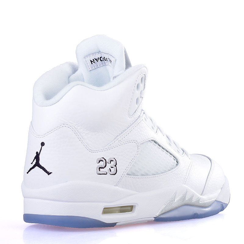 Jordan white. Кроссовки Джордан 5. Air Jordan 5 White. Джордан АИР ретро 5 136027 130. Кроссовки найк Джордан мужские белые.