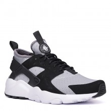 Nike huarache cheap ultra puestas