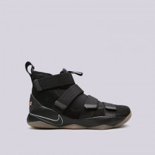 Harga nike lebron 2025 soldier 11