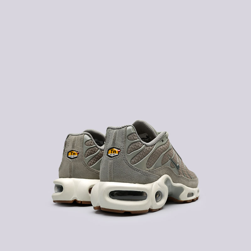 Air max plus premium women's best sale