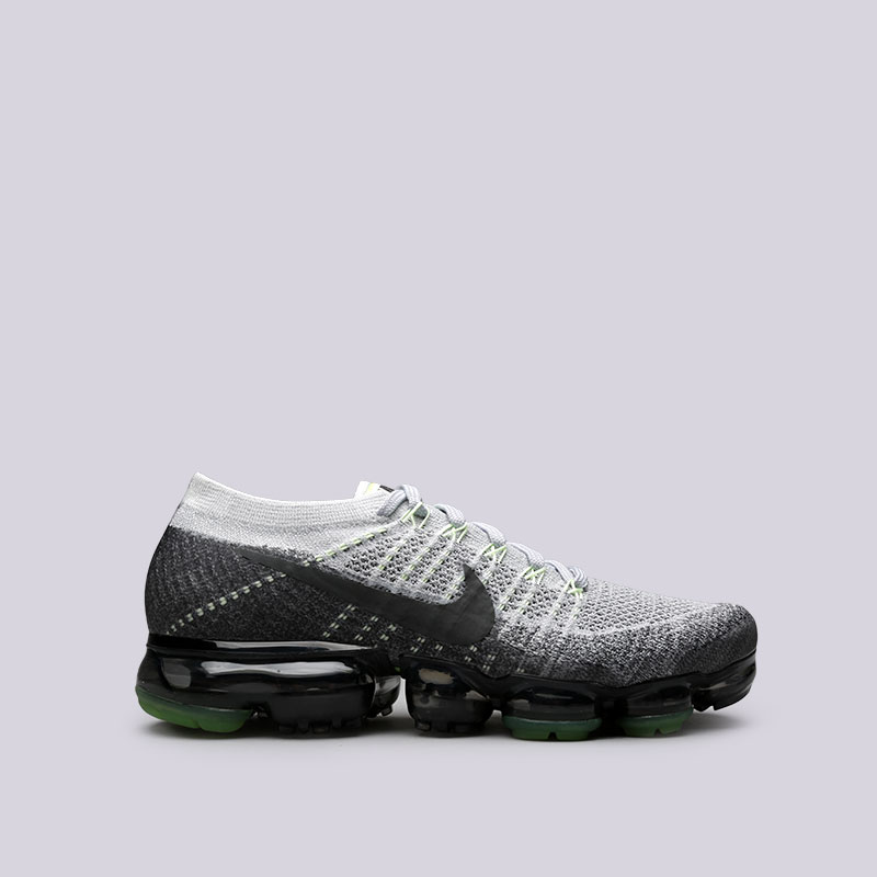 Vapormax vs ultra boost on sale running