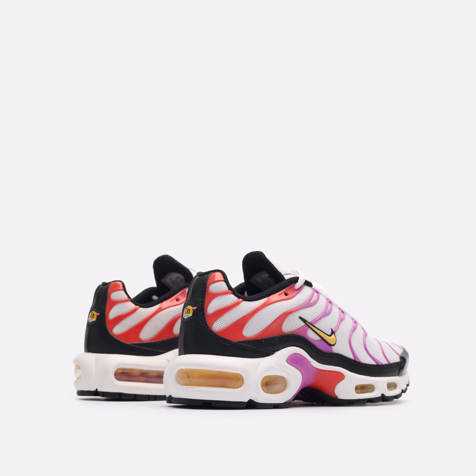 Женские кроссовки Nike WMNS Air Max Plus (DZ3671-100)  - цена, описание, фото 3