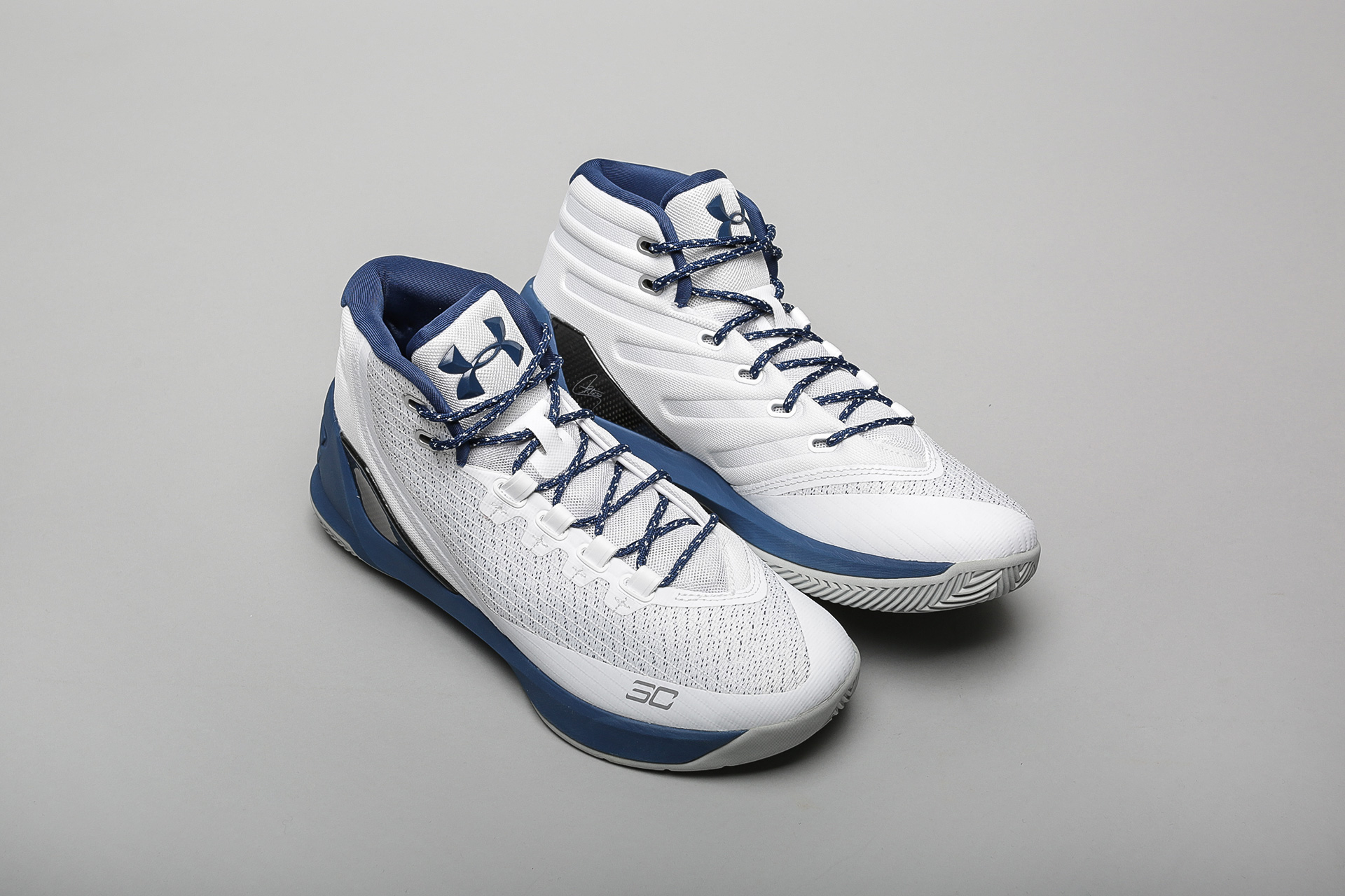 Under armour curry hot sale 3 shoes women