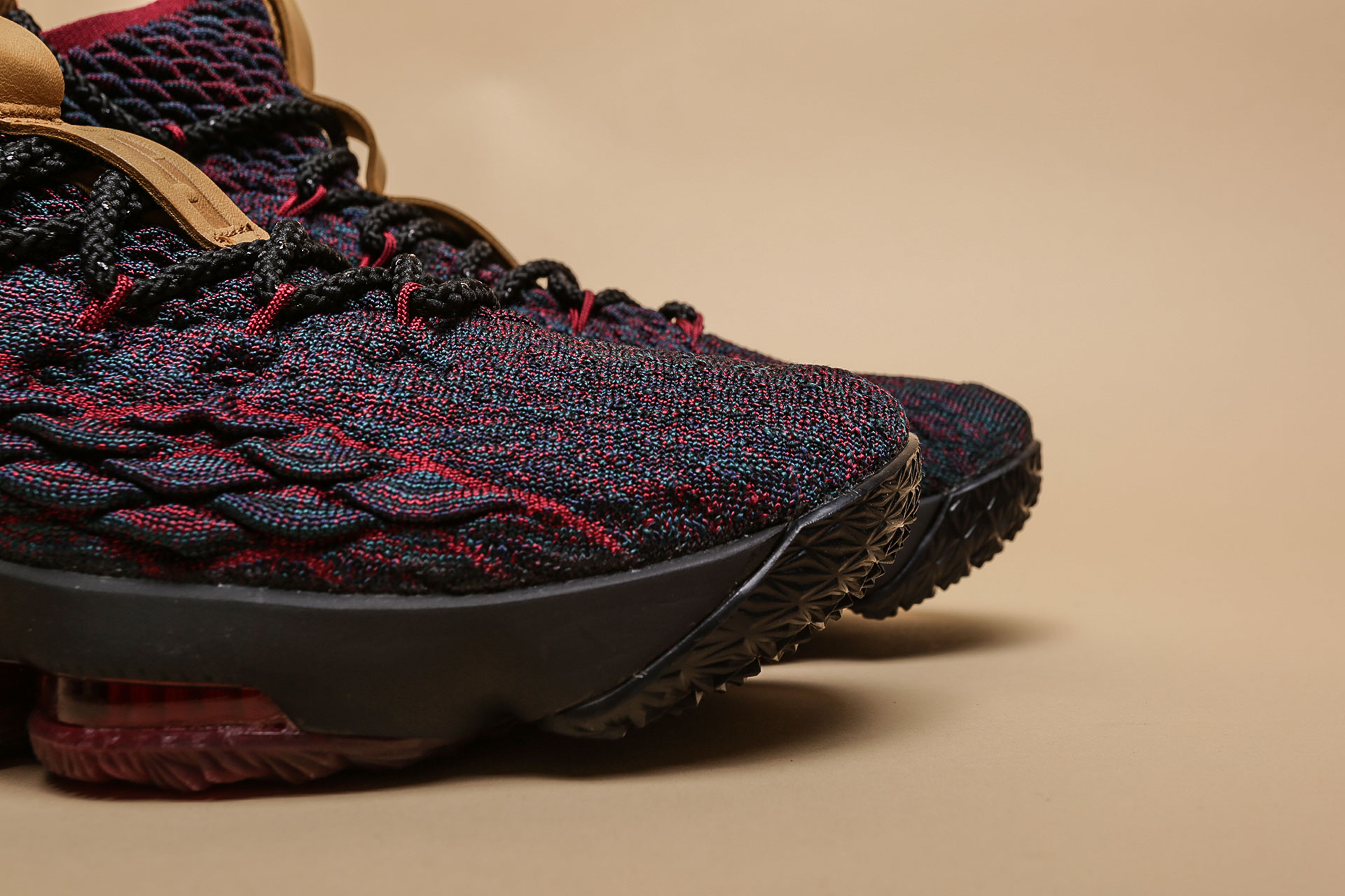 Lebron 15 best sale boys grade school