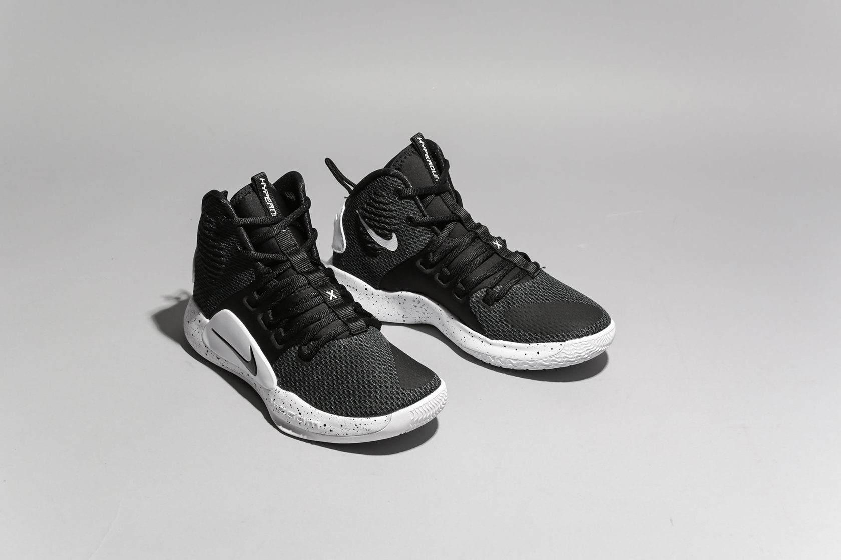 Nike hyperdunk x outlet black and white